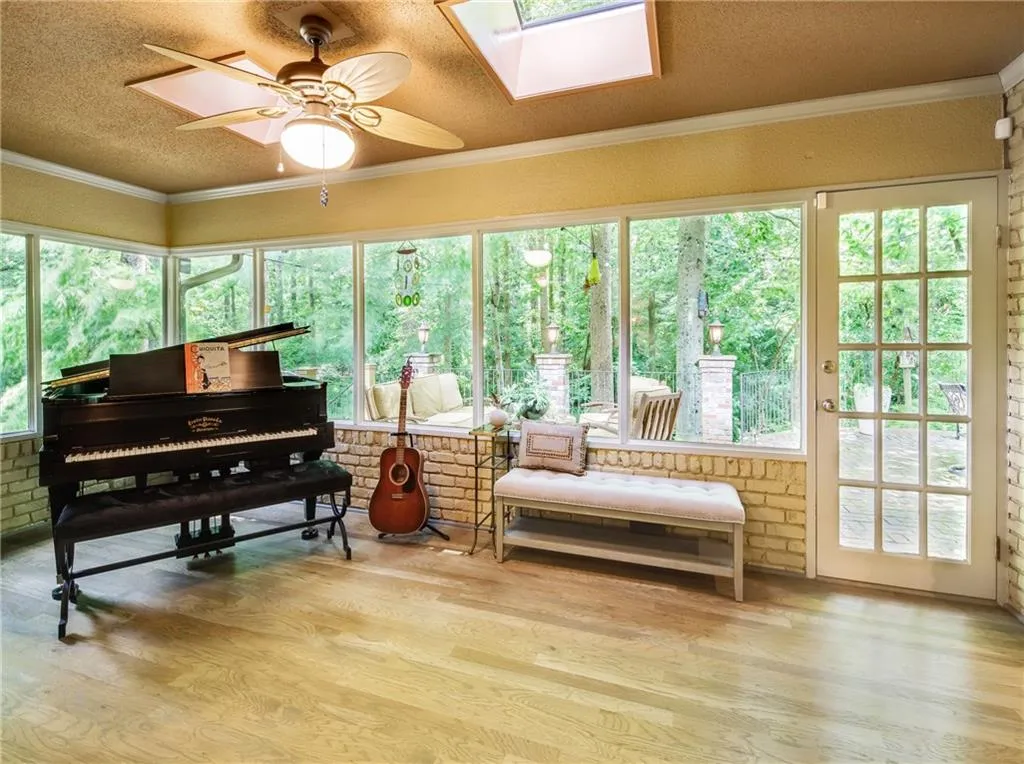 6165 River Shore Parkway, Sandy Springs, Georgia 30328, 4 Bedrooms Bedrooms, ,3 BathroomsBathrooms,Residential,Sold,6165 River Shore Parkway,6914454