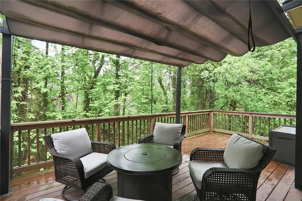 7249 Village Creek Trace, Atlanta, Georgia 30328, 4 Bedrooms Bedrooms, ,3 BathroomsBathrooms,Residential,For Sale,7249 Village Creek Trace,7576322