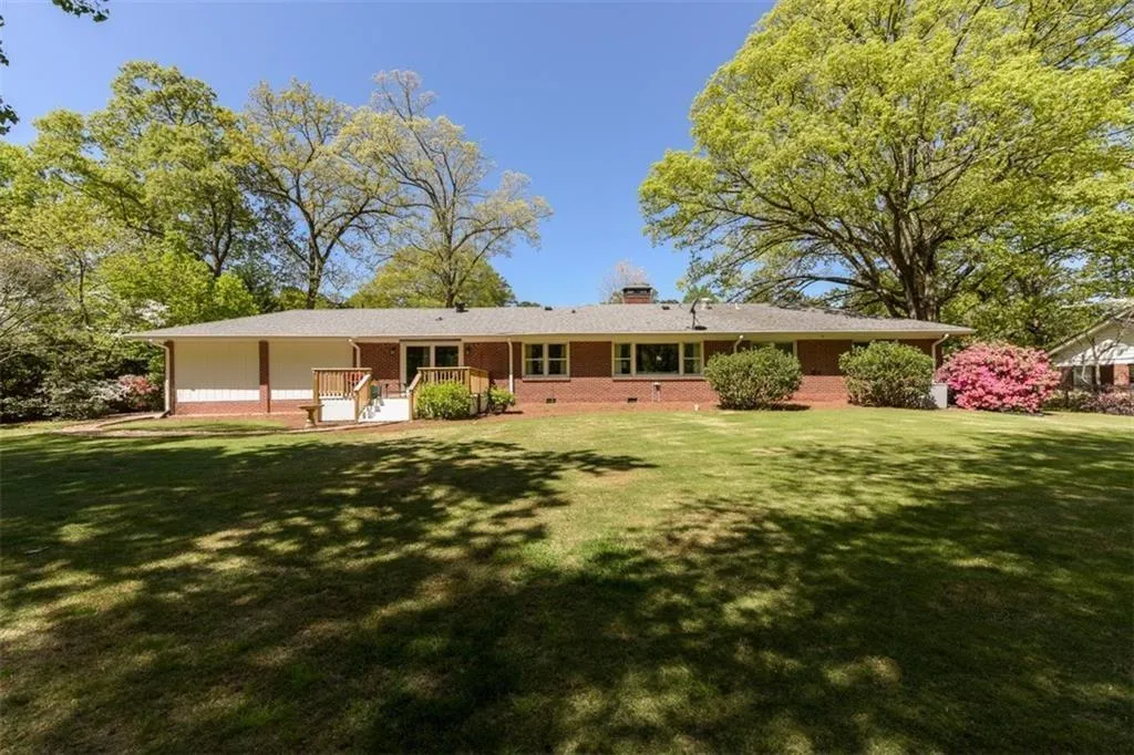 462 Hilderbrand Drive, Sandy Springs, Georgia 30328, 3 Bedrooms Bedrooms, ,2 BathroomsBathrooms,Residential,Sold,462 Hilderbrand Drive,6112475