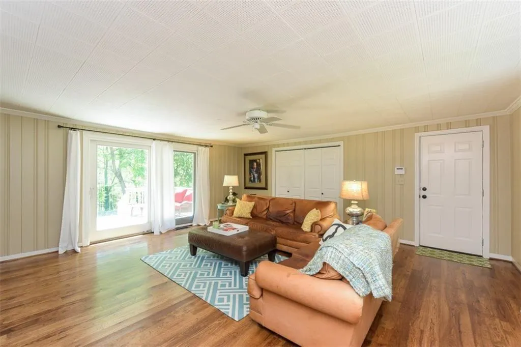 462 Hilderbrand Drive, Sandy Springs, Georgia 30328, 3 Bedrooms Bedrooms, ,2 BathroomsBathrooms,Residential,Sold,462 Hilderbrand Drive,6112475