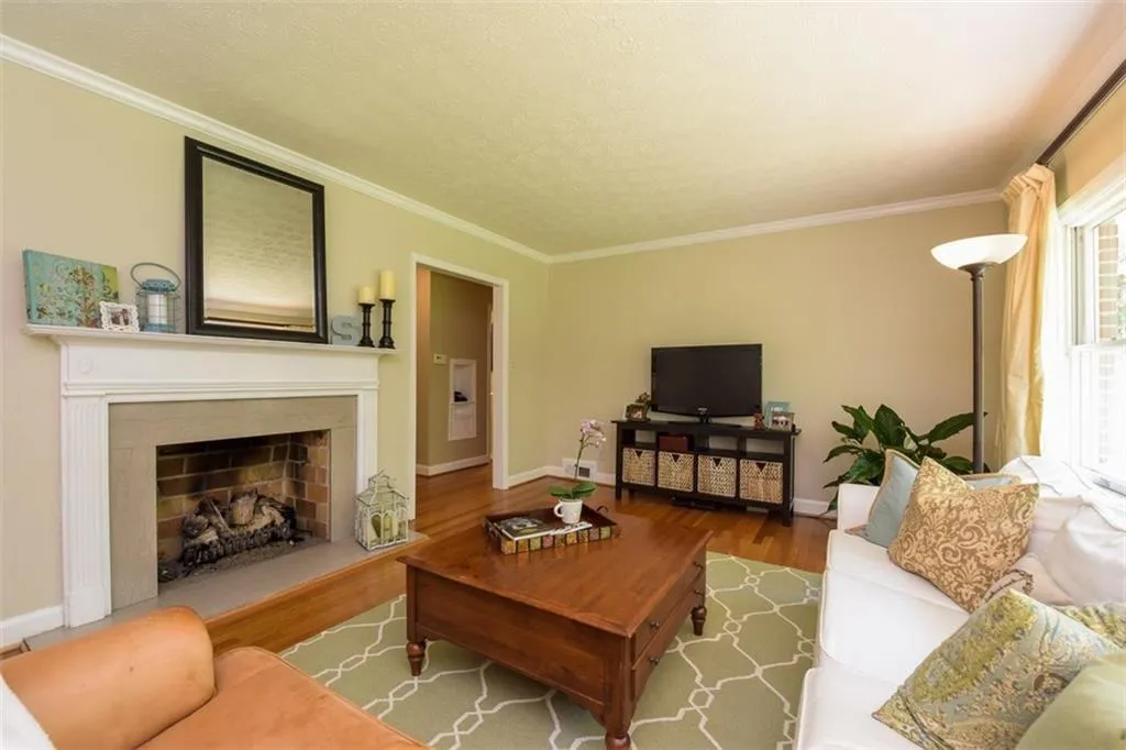 462 Hilderbrand Drive, Sandy Springs, Georgia 30328, 3 Bedrooms Bedrooms, ,2 BathroomsBathrooms,Residential,Sold,462 Hilderbrand Drive,6112475