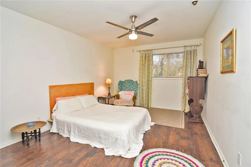 5400 Roswell Road Unit F1, Sandy Springs, Georgia 30342, 1 Bedroom Bedrooms, ,1 BathroomBathrooms,Residential,Sold,5400 Roswell Road Unit F1,6645094