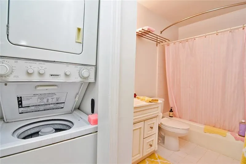 5400 Roswell Road Unit F1, Sandy Springs, Georgia 30342, 1 Bedroom Bedrooms, ,1 BathroomBathrooms,Residential,Sold,5400 Roswell Road Unit F1,6645094