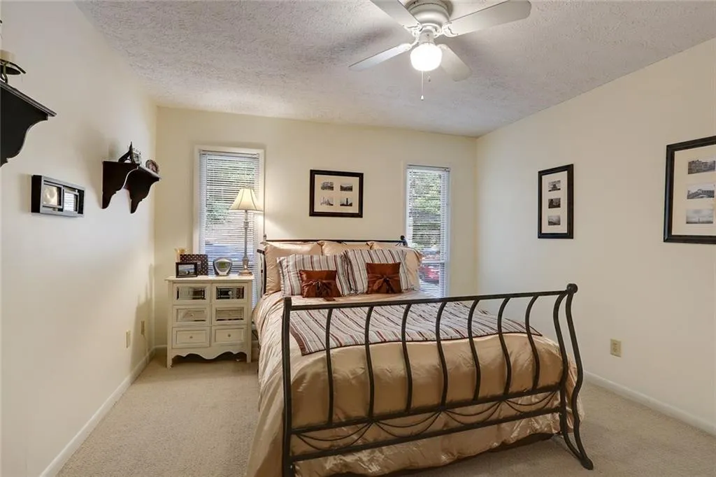 5141 Roswell Road Unit 10, Atlanta, Georgia 30342, 2 Bedrooms Bedrooms, ,1 BathroomBathrooms,Residential,Sold,5141 Roswell Road Unit 10,5586690