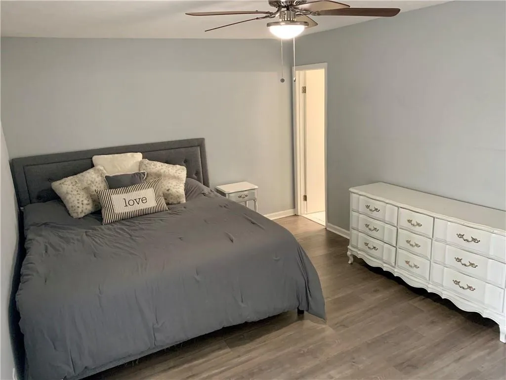 6700 Roswell Road Unit 24c, Atlanta, Georgia 30328, 2 Bedrooms Bedrooms, ,2 BathroomsBathrooms,Residential,Sold,6700 Roswell Road Unit 24c,6926014