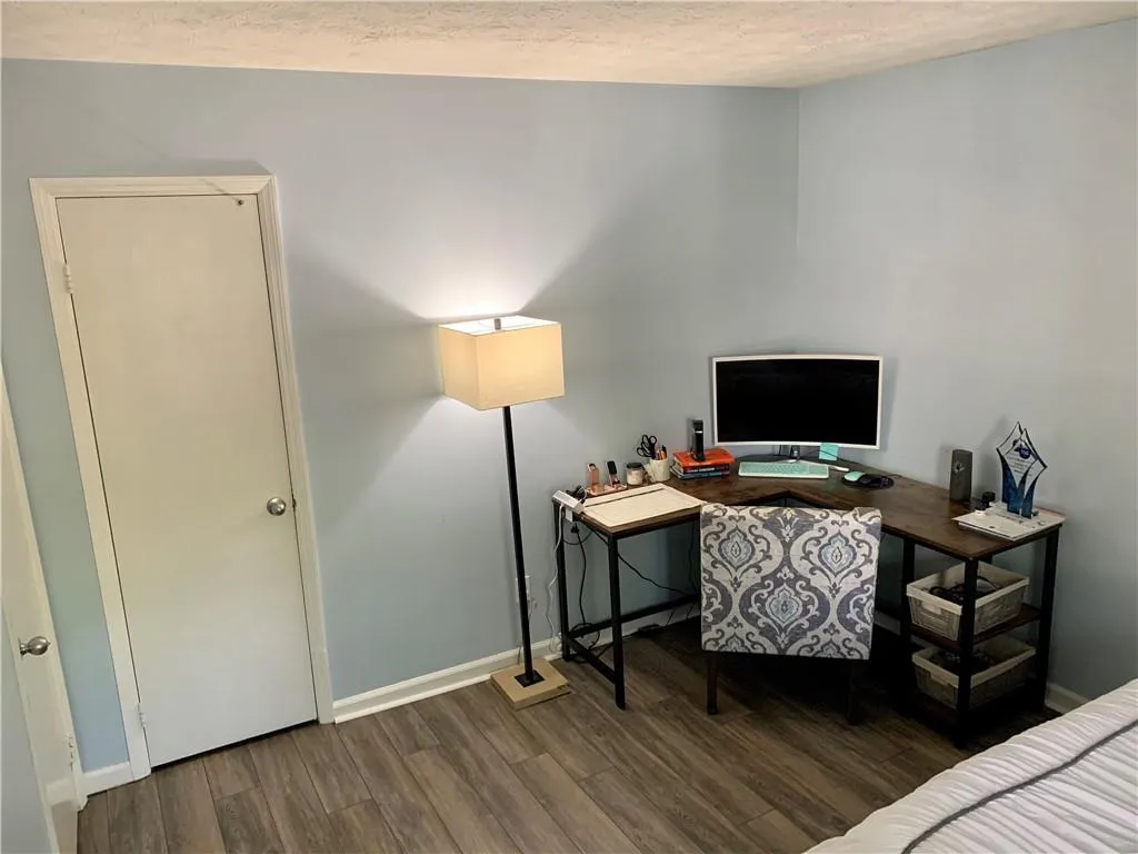 6700 Roswell Road Unit 24c, Atlanta, Georgia 30328, 2 Bedrooms Bedrooms, ,2 BathroomsBathrooms,Residential,Sold,6700 Roswell Road Unit 24c,6926014