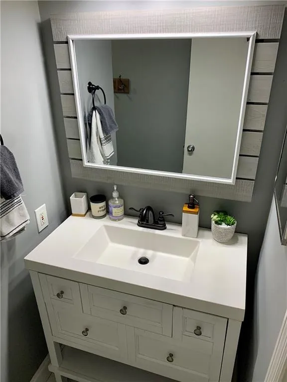 6700 Roswell Road Unit 24c, Atlanta, Georgia 30328, 2 Bedrooms Bedrooms, ,2 BathroomsBathrooms,Residential,Sold,6700 Roswell Road Unit 24c,6926014