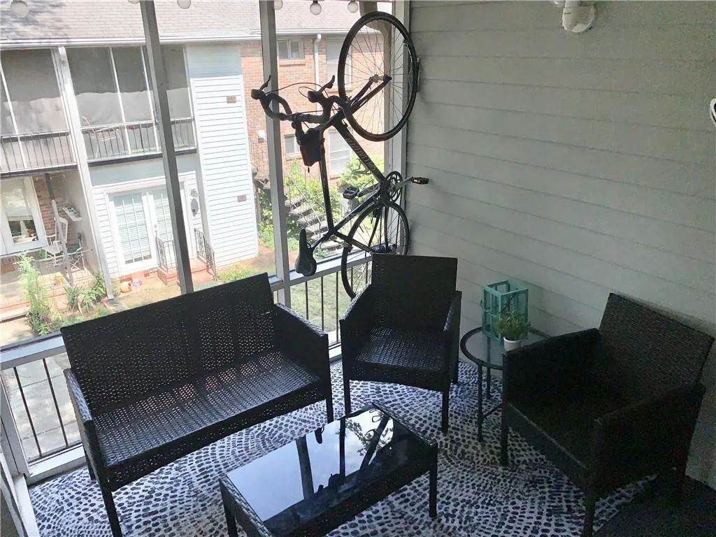 6700 Roswell Road Unit 24c, Atlanta, Georgia 30328, 2 Bedrooms Bedrooms, ,2 BathroomsBathrooms,Residential,Sold,6700 Roswell Road Unit 24c,6926014