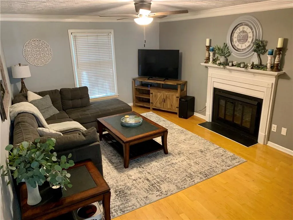 6700 Roswell Road Unit 24c, Atlanta, Georgia 30328, 2 Bedrooms Bedrooms, ,2 BathroomsBathrooms,Residential,Sold,6700 Roswell Road Unit 24c,6926014
