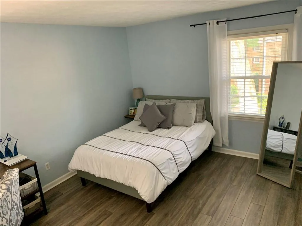 6700 Roswell Road Unit 24c, Atlanta, Georgia 30328, 2 Bedrooms Bedrooms, ,2 BathroomsBathrooms,Residential,Sold,6700 Roswell Road Unit 24c,6926014