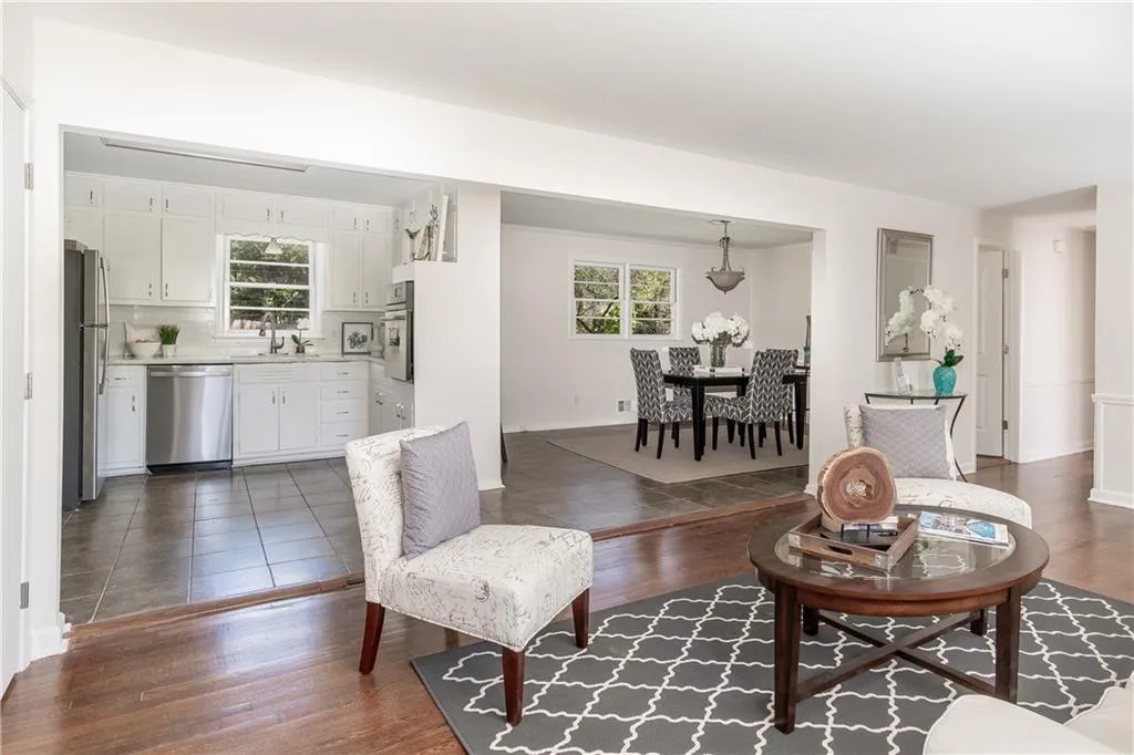 230 Brook Drive, Sandy Springs, Georgia 30328, 3 Bedrooms Bedrooms, ,2 BathroomsBathrooms,Residential,Sold,230 Brook Drive,6866494