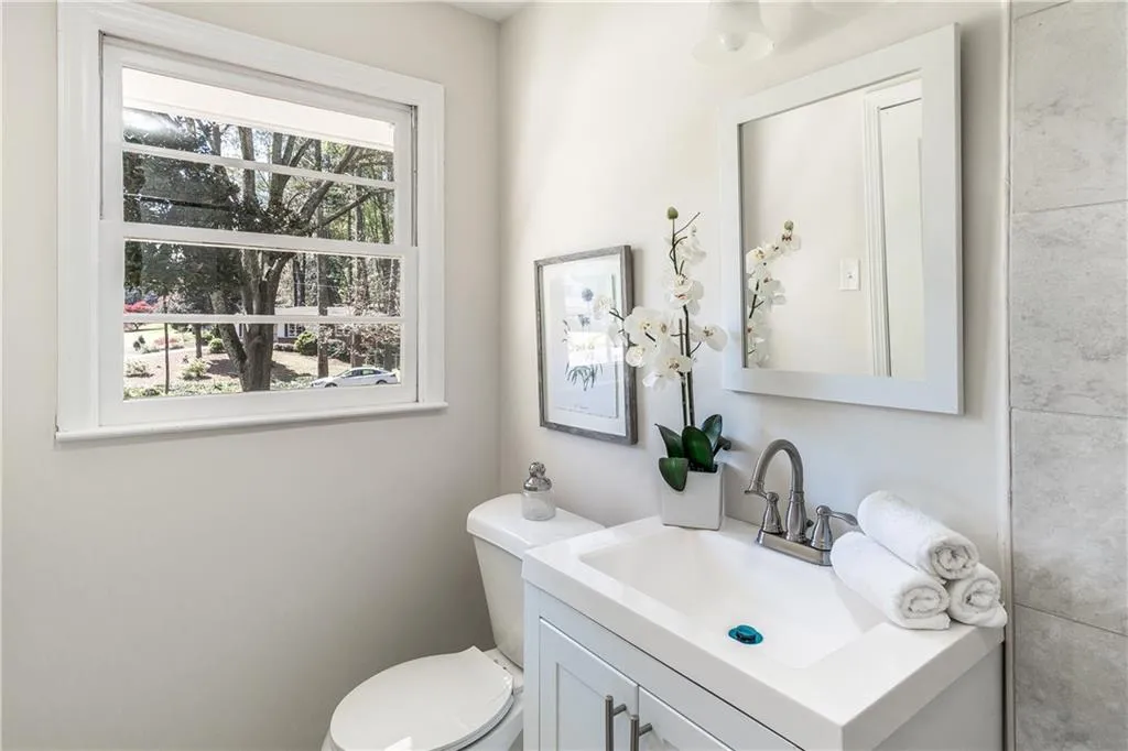 230 Brook Drive, Sandy Springs, Georgia 30328, 3 Bedrooms Bedrooms, ,2 BathroomsBathrooms,Residential,Sold,230 Brook Drive,6866494
