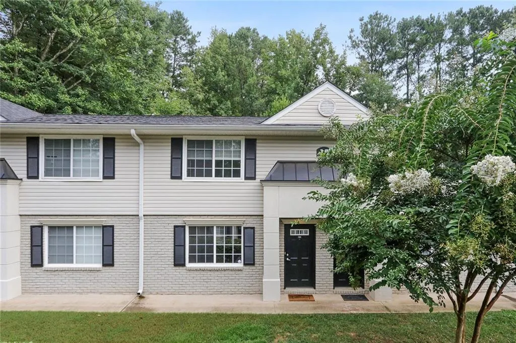 6940 Roswell Road Unit 15c, Atlanta, Georgia 30328, 2 Bedrooms Bedrooms, ,1 BathroomBathrooms,Residential,Sold,6940 Roswell Road Unit 15c,6773793