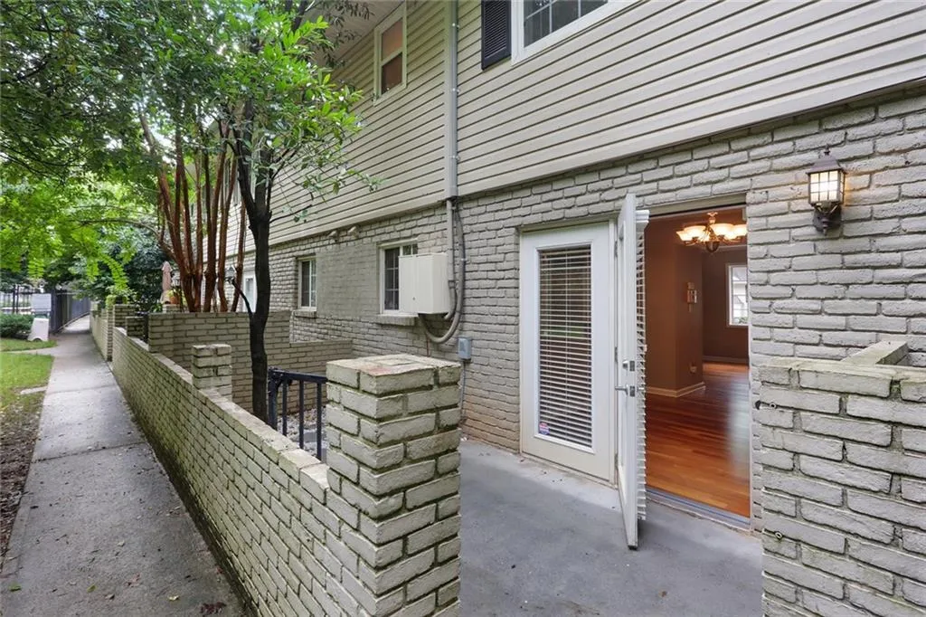 6940 Roswell Road Unit 15c, Atlanta, Georgia 30328, 2 Bedrooms Bedrooms, ,1 BathroomBathrooms,Residential,Sold,6940 Roswell Road Unit 15c,6773793