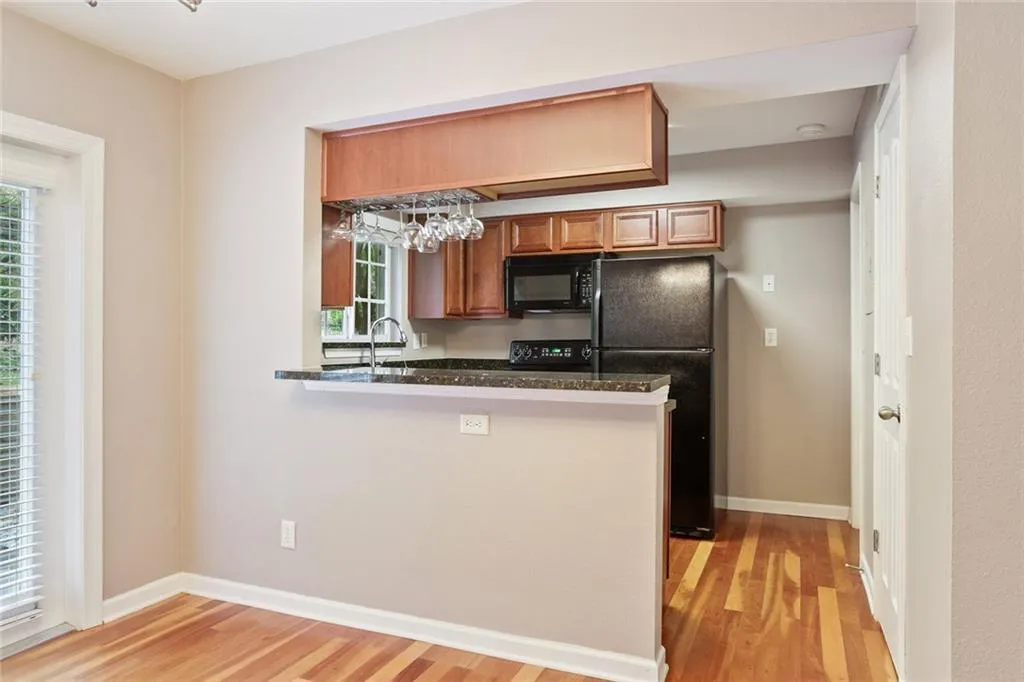 6940 Roswell Road Unit 15c, Atlanta, Georgia 30328, 2 Bedrooms Bedrooms, ,1 BathroomBathrooms,Residential,Sold,6940 Roswell Road Unit 15c,6773793