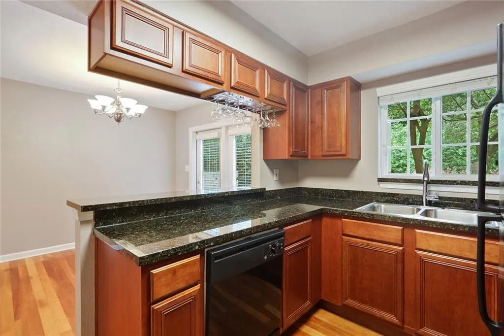 6940 Roswell Road Unit 15c, Atlanta, Georgia 30328, 2 Bedrooms Bedrooms, ,1 BathroomBathrooms,Residential,Sold,6940 Roswell Road Unit 15c,6773793