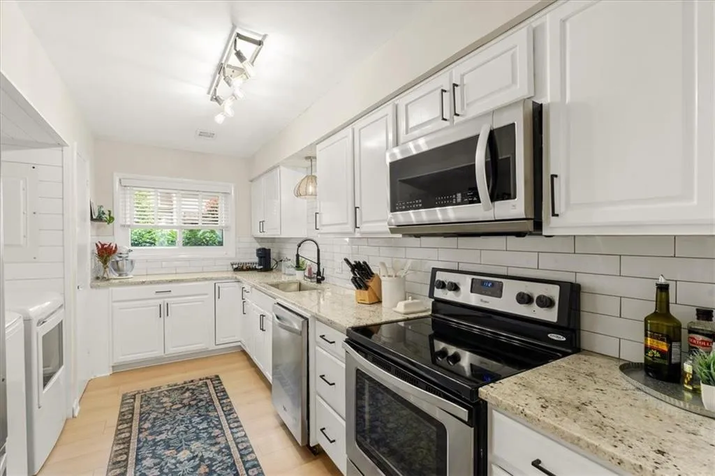 3626 Stonewall Court Se, Atlanta, Georgia 30339, 2 Bedrooms Bedrooms, ,1 BathroomBathrooms,Residential,For Sale,3626 Stonewall Court Se,7620876