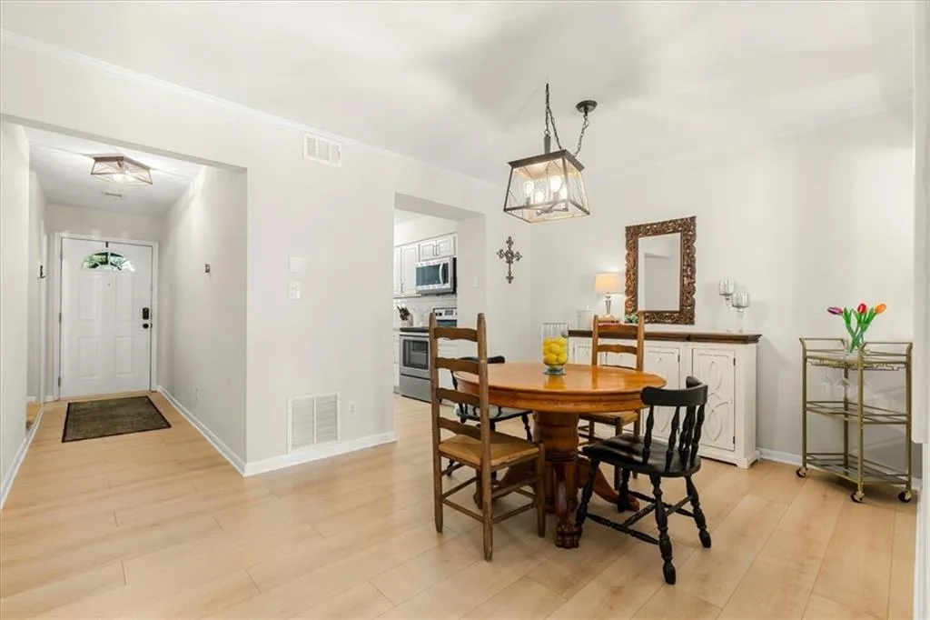 3626 Stonewall Court Se, Atlanta, Georgia 30339, 2 Bedrooms Bedrooms, ,1 BathroomBathrooms,Residential,For Sale,3626 Stonewall Court Se,7620876
