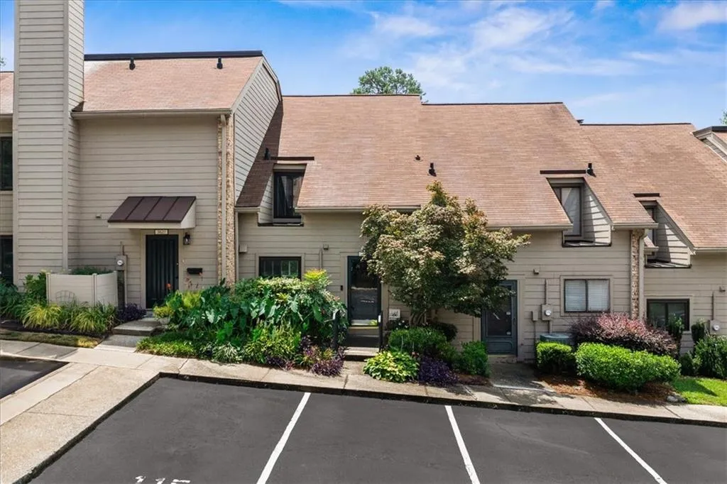 3626 Stonewall Court Se, Atlanta, Georgia 30339, 2 Bedrooms Bedrooms, ,1 BathroomBathrooms,Residential,For Sale,3626 Stonewall Court Se,7620876