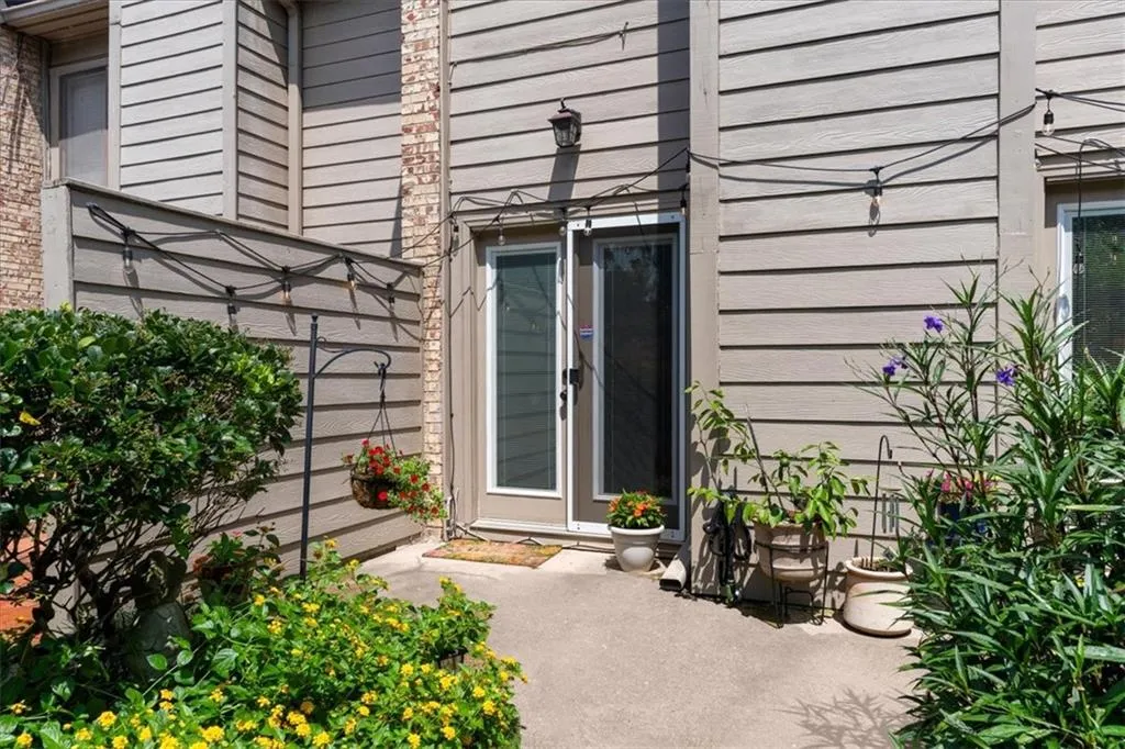 3626 Stonewall Court Se, Atlanta, Georgia 30339, 2 Bedrooms Bedrooms, ,1 BathroomBathrooms,Residential,For Sale,3626 Stonewall Court Se,7620876
