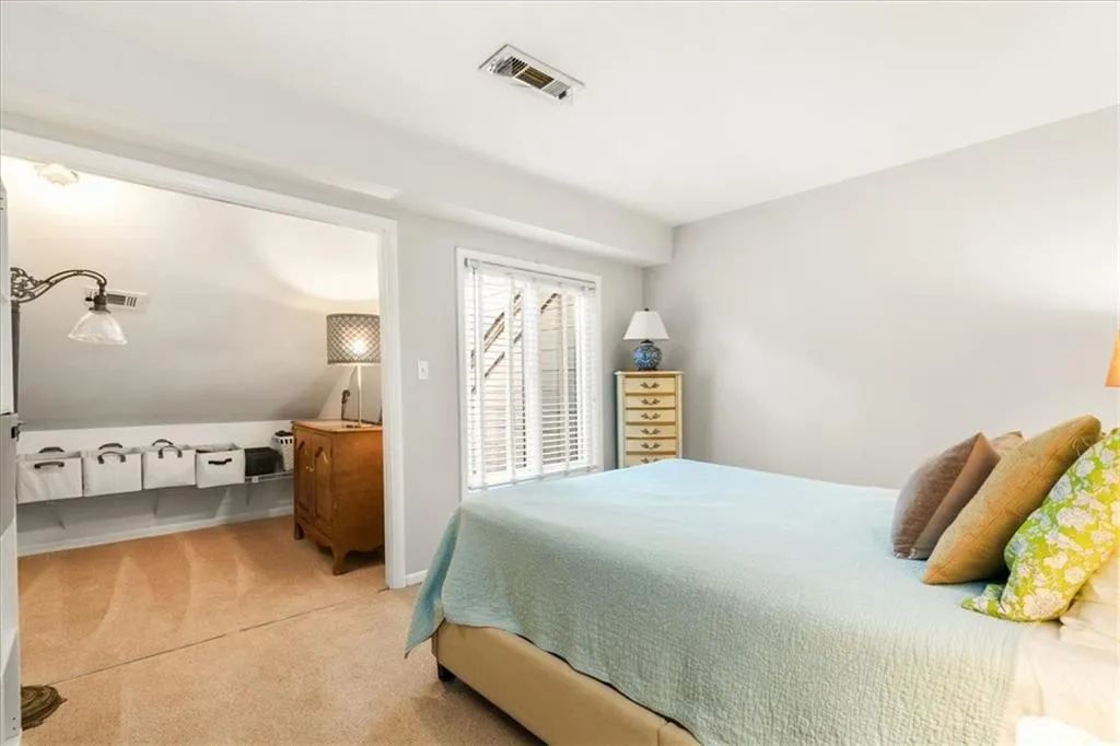3626 Stonewall Court Se, Atlanta, Georgia 30339, 2 Bedrooms Bedrooms, ,1 BathroomBathrooms,Residential,For Sale,3626 Stonewall Court Se,7620876