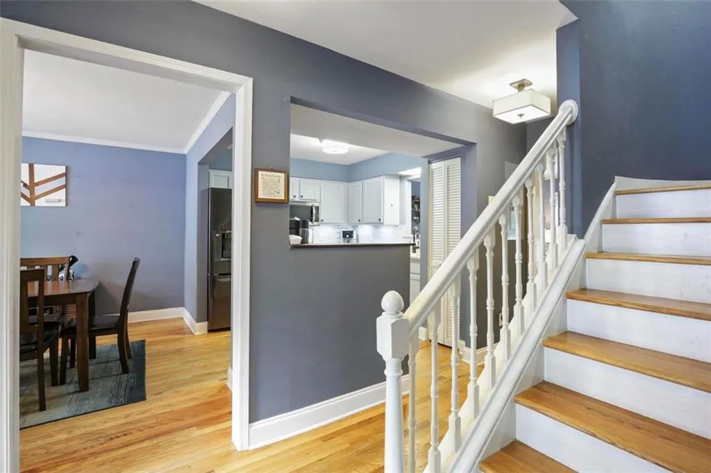 214 Peachtree Hollow Court Ne, Atlanta, Georgia 30328, 2 Bedrooms Bedrooms, ,2 BathroomsBathrooms,Residential,Sold,214 Peachtree Hollow Court Ne,7210362