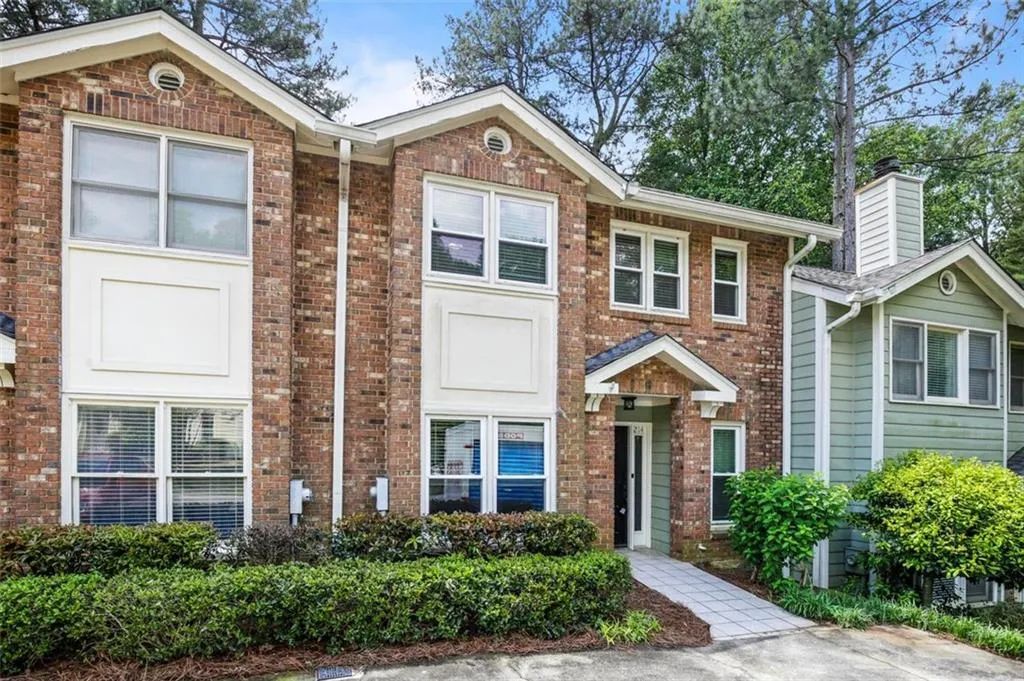 214 Peachtree Hollow Court Ne, Atlanta, Georgia 30328, 2 Bedrooms Bedrooms, ,2 BathroomsBathrooms,Residential,Sold,214 Peachtree Hollow Court Ne,7210362