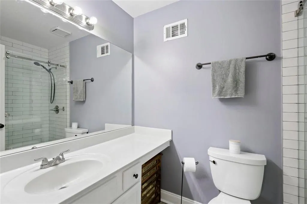 214 Peachtree Hollow Court Ne, Atlanta, Georgia 30328, 2 Bedrooms Bedrooms, ,2 BathroomsBathrooms,Residential,Sold,214 Peachtree Hollow Court Ne,7210362