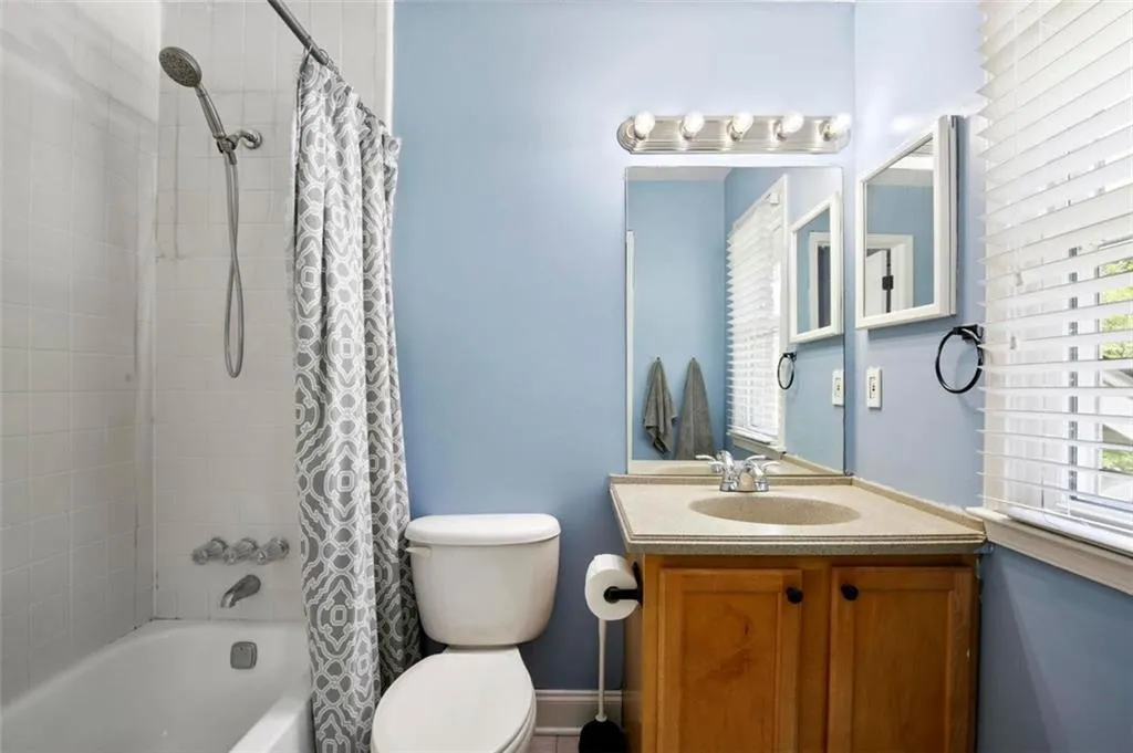 214 Peachtree Hollow Court Ne, Atlanta, Georgia 30328, 2 Bedrooms Bedrooms, ,2 BathroomsBathrooms,Residential,Sold,214 Peachtree Hollow Court Ne,7210362