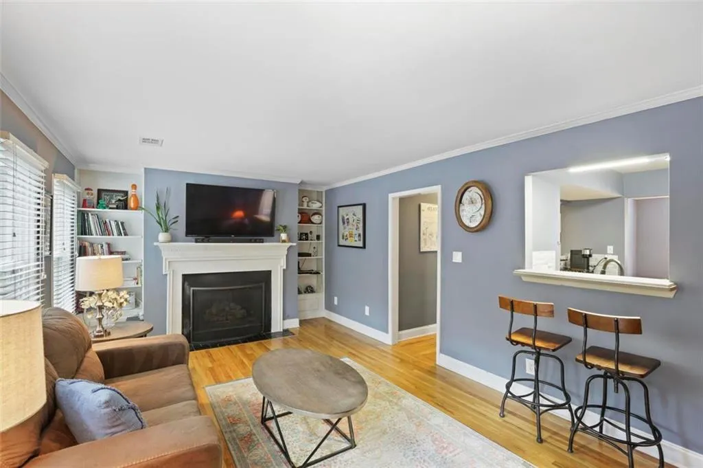 214 Peachtree Hollow Court Ne, Atlanta, Georgia 30328, 2 Bedrooms Bedrooms, ,2 BathroomsBathrooms,Residential,Sold,214 Peachtree Hollow Court Ne,7210362