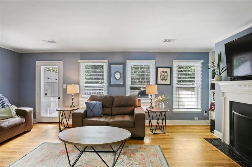 214 Peachtree Hollow Court Ne, Atlanta, Georgia 30328, 2 Bedrooms Bedrooms, ,2 BathroomsBathrooms,Residential,Sold,214 Peachtree Hollow Court Ne,7210362