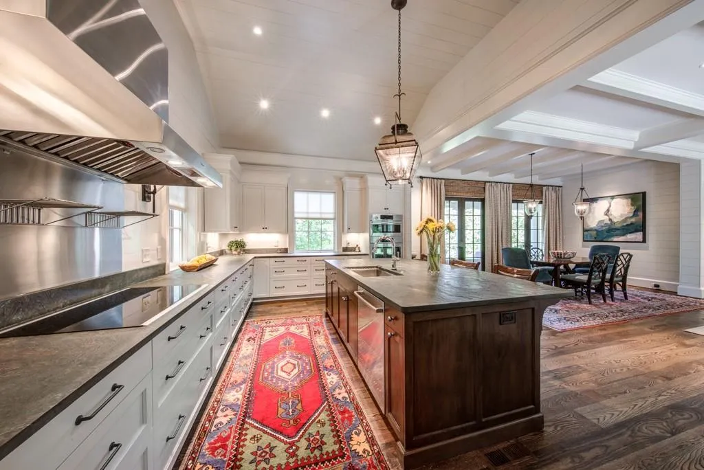 4925 Jett Road, Atlanta, Georgia 30327, 6 Bedrooms Bedrooms, ,6 BathroomsBathrooms,Residential,Sold,4925 Jett Road,6756206