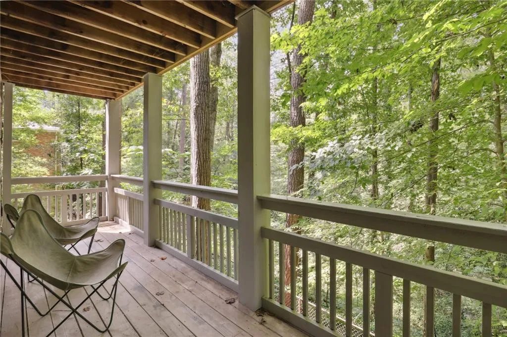 535 Amberidge Trail, Sandy Springs, Georgia 30328, 5 Bedrooms Bedrooms, ,4 BathroomsBathrooms,Residential,Sold,535 Amberidge Trail,7111268