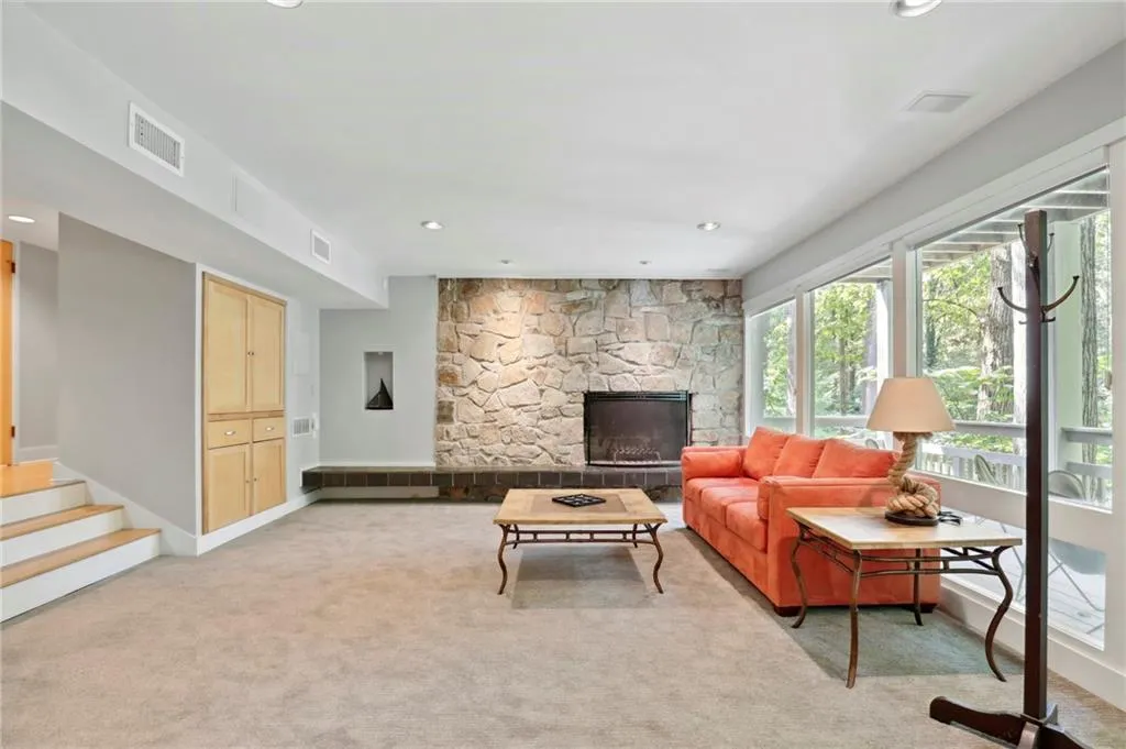 535 Amberidge Trail, Sandy Springs, Georgia 30328, 5 Bedrooms Bedrooms, ,4 BathroomsBathrooms,Residential,Sold,535 Amberidge Trail,7111268