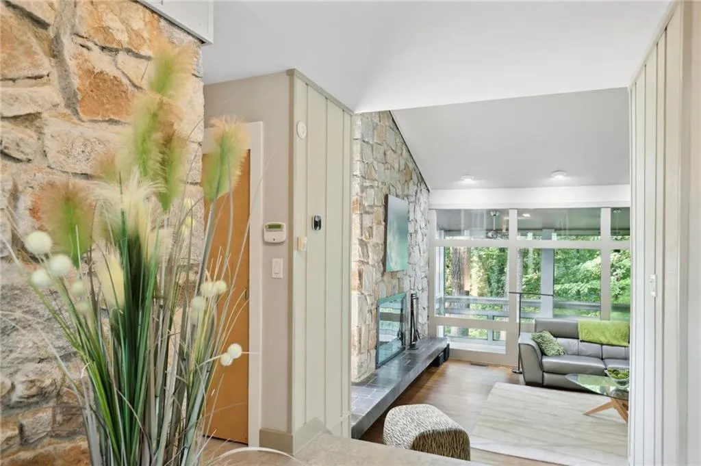 535 Amberidge Trail, Sandy Springs, Georgia 30328, 5 Bedrooms Bedrooms, ,4 BathroomsBathrooms,Residential,Sold,535 Amberidge Trail,7111268