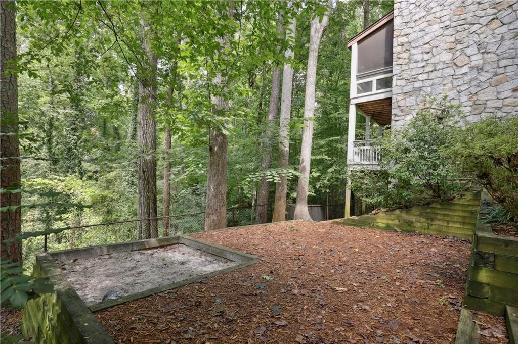 535 Amberidge Trail, Sandy Springs, Georgia 30328, 5 Bedrooms Bedrooms, ,4 BathroomsBathrooms,Residential,Sold,535 Amberidge Trail,7111268