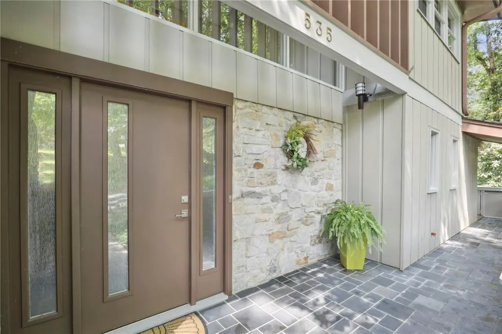 535 Amberidge Trail, Sandy Springs, Georgia 30328, 5 Bedrooms Bedrooms, ,4 BathroomsBathrooms,Residential,Sold,535 Amberidge Trail,7111268