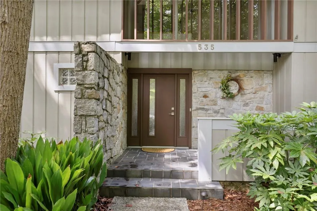 535 Amberidge Trail, Sandy Springs, Georgia 30328, 5 Bedrooms Bedrooms, ,4 BathroomsBathrooms,Residential,Sold,535 Amberidge Trail,7111268