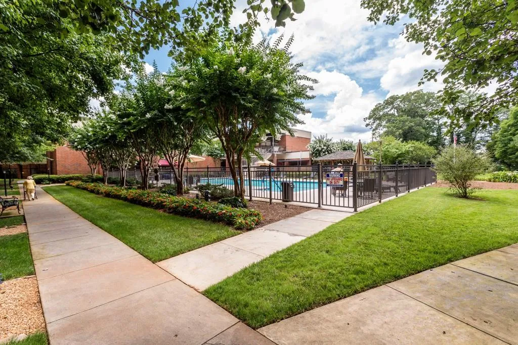 300 Johnson Ferry Road Ne Unit A1002, Sandy Springs, Georgia 30328, 1 Bedroom Bedrooms, ,1 BathroomBathrooms,Residential,Sold,300 Johnson Ferry Road Ne Unit A1002,6061427