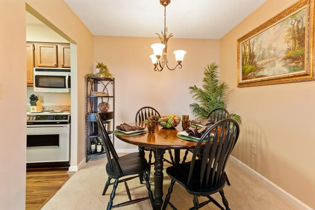 300 Johnson Ferry Road Ne Unit A1002, Sandy Springs, Georgia 30328, 1 Bedroom Bedrooms, ,1 BathroomBathrooms,Residential,Sold,300 Johnson Ferry Road Ne Unit A1002,6061427