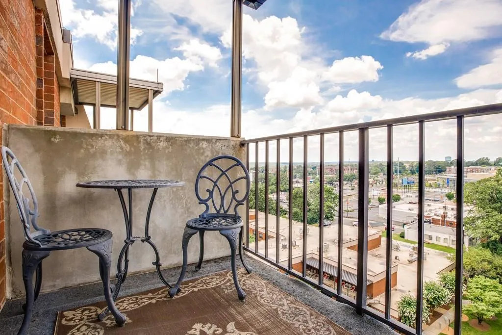 300 Johnson Ferry Road Ne Unit A1002, Sandy Springs, Georgia 30328, 1 Bedroom Bedrooms, ,1 BathroomBathrooms,Residential,Sold,300 Johnson Ferry Road Ne Unit A1002,6061427