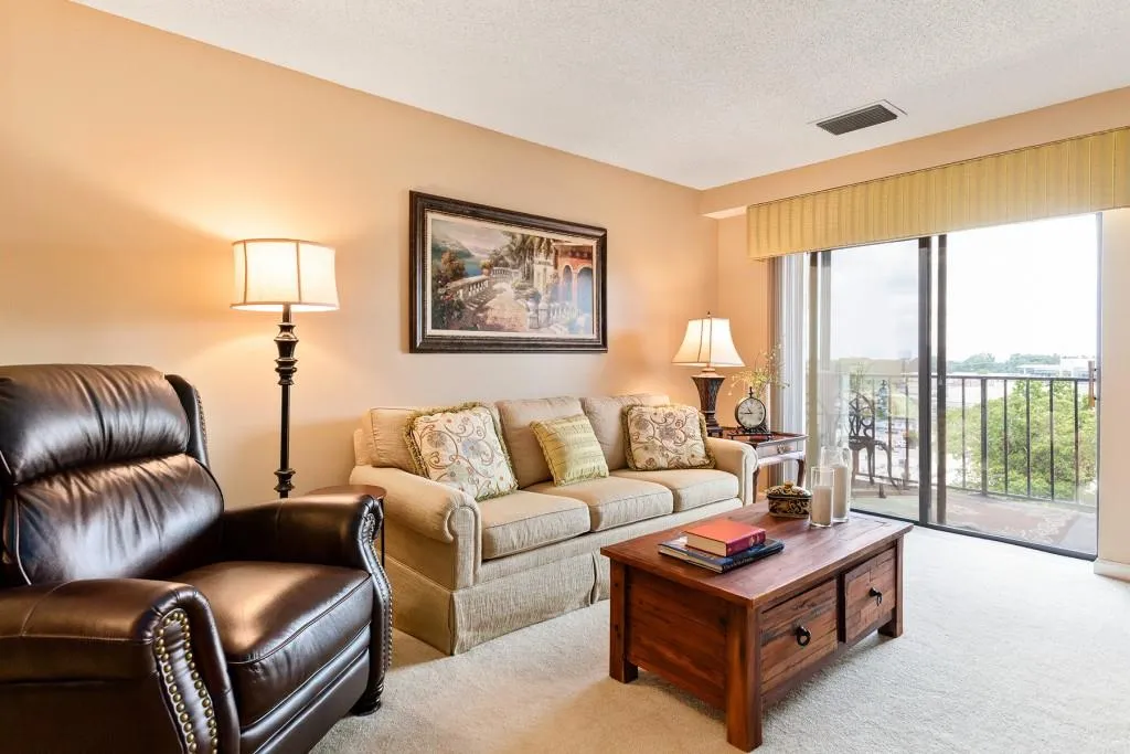 300 Johnson Ferry Road Ne Unit A1002, Sandy Springs, Georgia 30328, 1 Bedroom Bedrooms, ,1 BathroomBathrooms,Residential,Sold,300 Johnson Ferry Road Ne Unit A1002,6061427