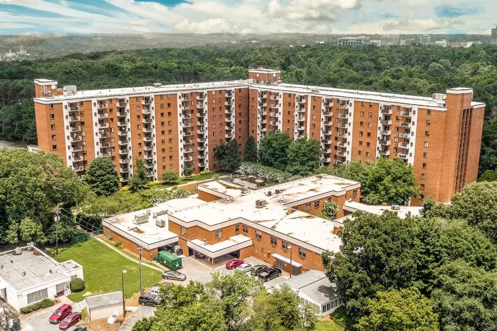 300 Johnson Ferry Road Ne Unit A1002, Sandy Springs, Georgia 30328, 1 Bedroom Bedrooms, ,1 BathroomBathrooms,Residential,Sold,300 Johnson Ferry Road Ne Unit A1002,6061427