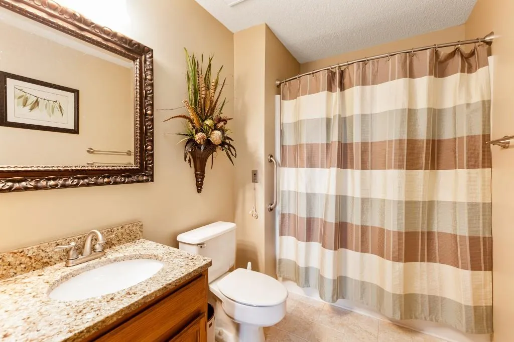 300 Johnson Ferry Road Ne Unit A1002, Sandy Springs, Georgia 30328, 1 Bedroom Bedrooms, ,1 BathroomBathrooms,Residential,Sold,300 Johnson Ferry Road Ne Unit A1002,6061427