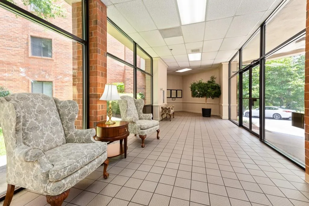 300 Johnson Ferry Road Ne Unit A1002, Sandy Springs, Georgia 30328, 1 Bedroom Bedrooms, ,1 BathroomBathrooms,Residential,Sold,300 Johnson Ferry Road Ne Unit A1002,6061427