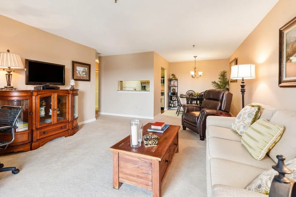 300 Johnson Ferry Road Ne Unit A1002, Sandy Springs, Georgia 30328, 1 Bedroom Bedrooms, ,1 BathroomBathrooms,Residential,Sold,300 Johnson Ferry Road Ne Unit A1002,6061427