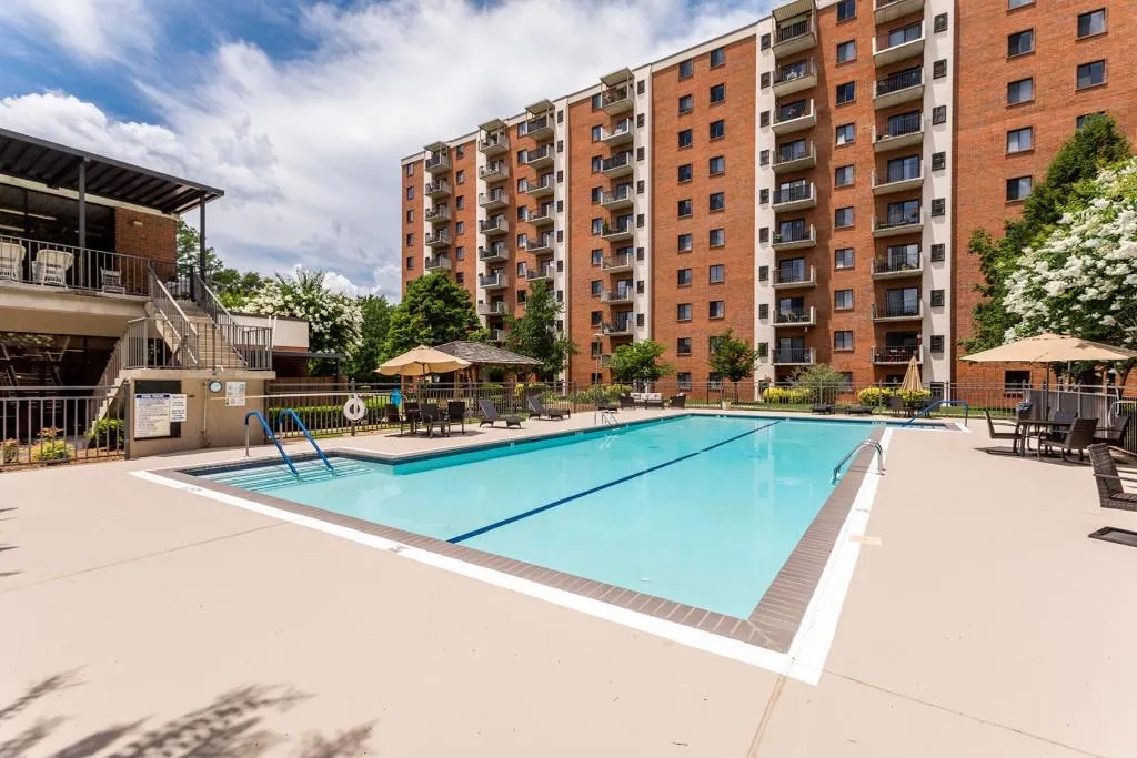 300 Johnson Ferry Road Ne Unit A1002, Sandy Springs, Georgia 30328, 1 Bedroom Bedrooms, ,1 BathroomBathrooms,Residential,Sold,300 Johnson Ferry Road Ne Unit A1002,6061427