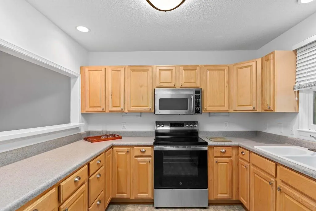 109 Bainbridge Drive, Sandy Springs, Georgia 30327, 2 Bedrooms Bedrooms, ,2 BathroomsBathrooms,Residential,For Sale,109 Bainbridge Drive,7618268