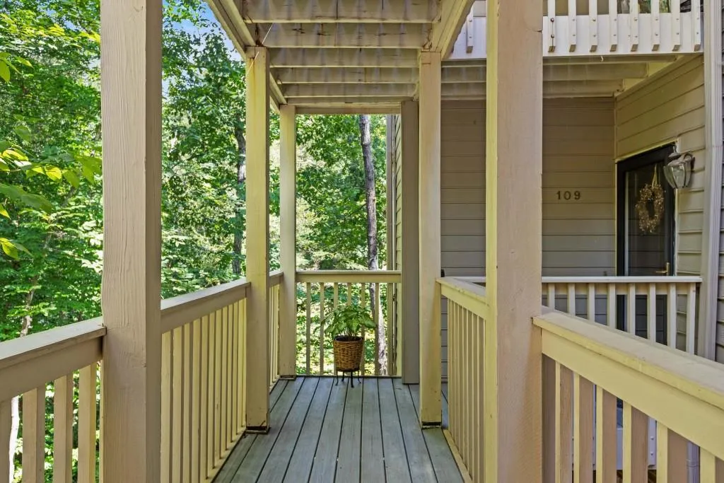 109 Bainbridge Drive, Sandy Springs, Georgia 30327, 2 Bedrooms Bedrooms, ,2 BathroomsBathrooms,Residential,For Sale,109 Bainbridge Drive,7618268