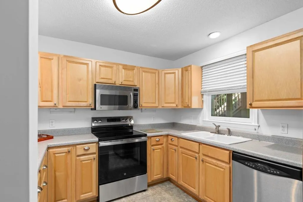 109 Bainbridge Drive, Sandy Springs, Georgia 30327, 2 Bedrooms Bedrooms, ,2 BathroomsBathrooms,Residential,For Sale,109 Bainbridge Drive,7618268